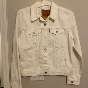 NWT Levi’s Denim Trucker Jacket